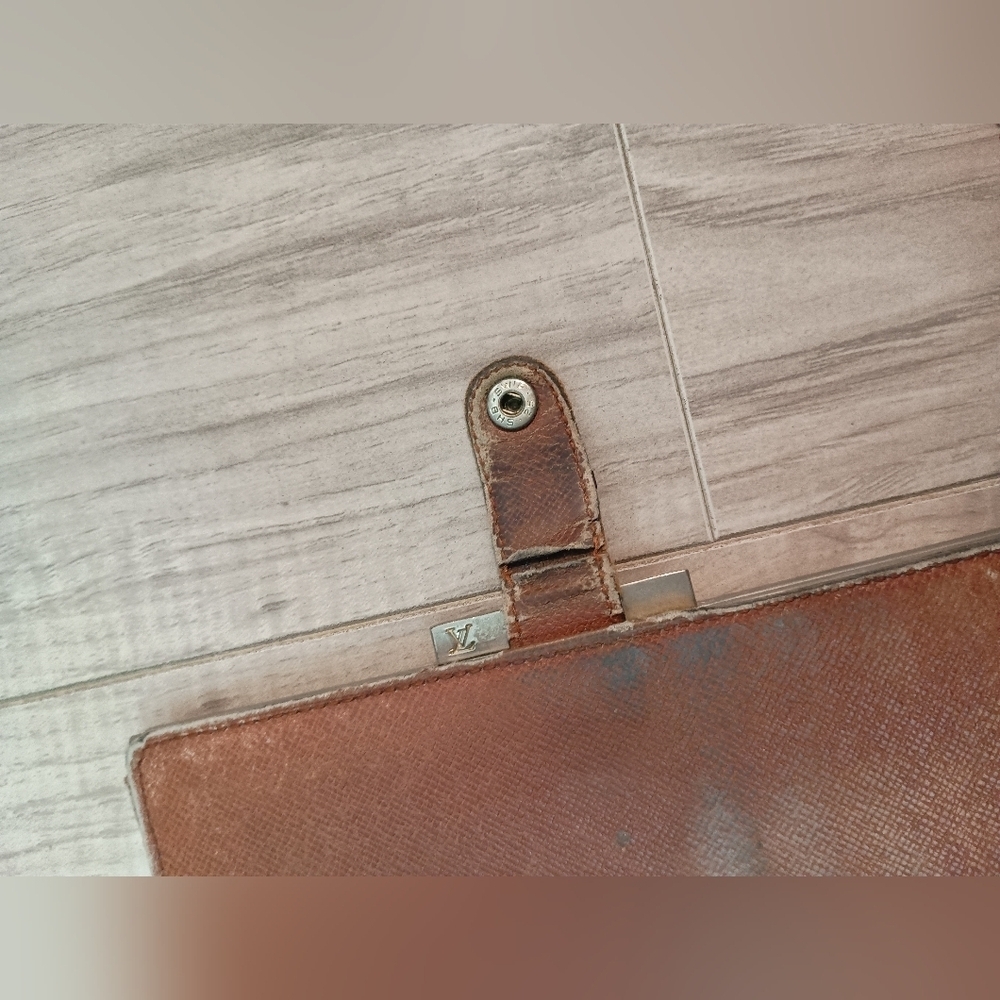 Authentic Louis Vuitton Viennois Kisslock Wallet - Picture 13 of 15
